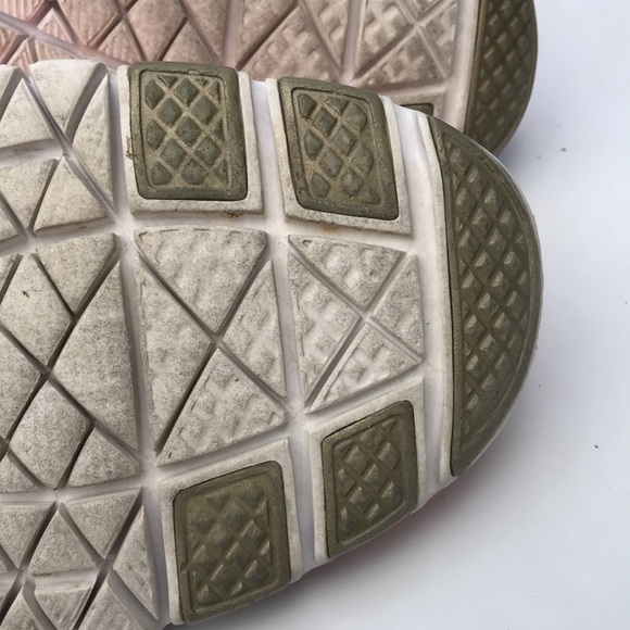 Neon Nike training sneakers - Picture 9 of 13